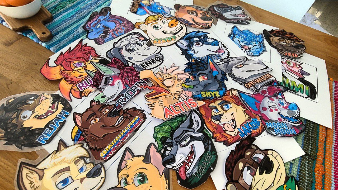 CUSTOM CHARACTER BADGE